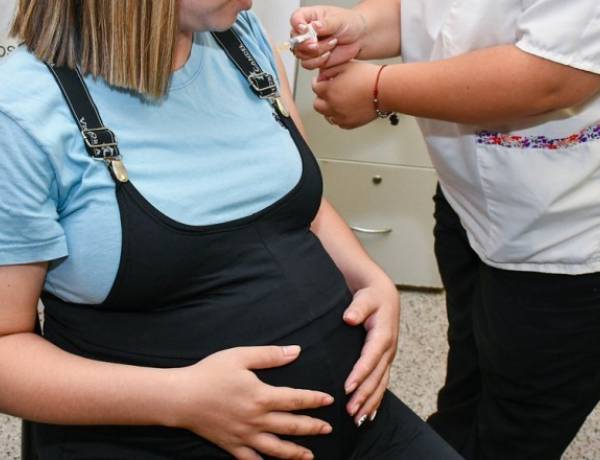 Más del 64% embarazadas ya se colocó la vacuna contra el Virus Sincitial Respiratorio