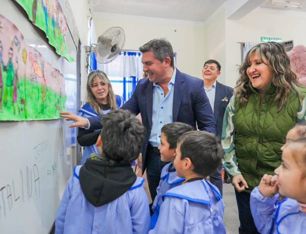 Histórico: Orrego inauguró en Mogna la primera escuela secundaria rural de San Juan