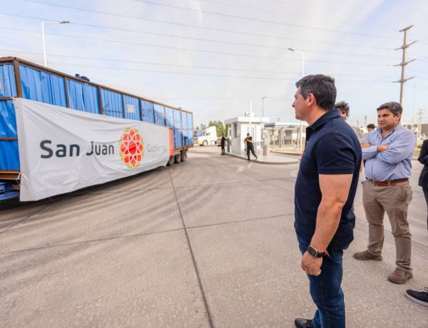 Orrego recibió la pieza clave para la revolución solar: la laminadora gigante ya está en San Juan