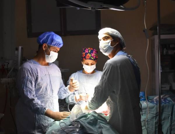 El Hospital Marcial Quiroga realizó la primera artroscopia de mandíbula en San Juan