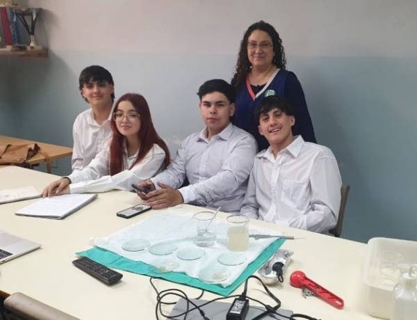 La EPET N°3 ganó un certamen con su proyecto de cápsulas de agua comestibles