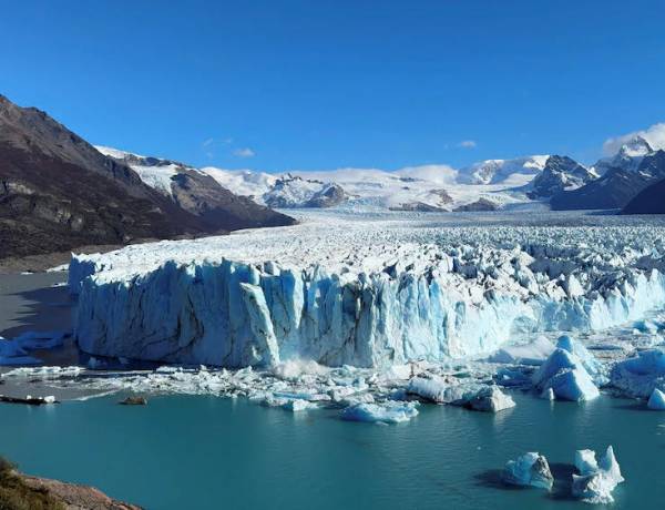 Cuando el hielo estorba: la ley que la minería pretende borrar en silencio