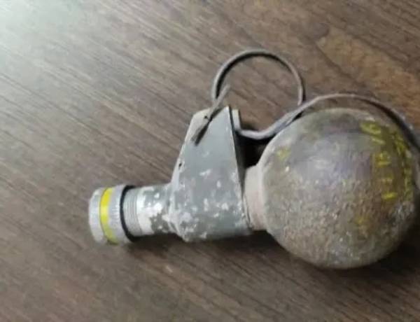 En Jáchal: Dejó una granada tirada en una plaza y la encontraron niños. Pagará con cajas de leche para no ir preso