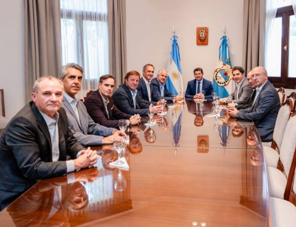 Orrego recibió a los directivos de Arcor para fortalecer el desarrollo agroindustrial en San Juan 