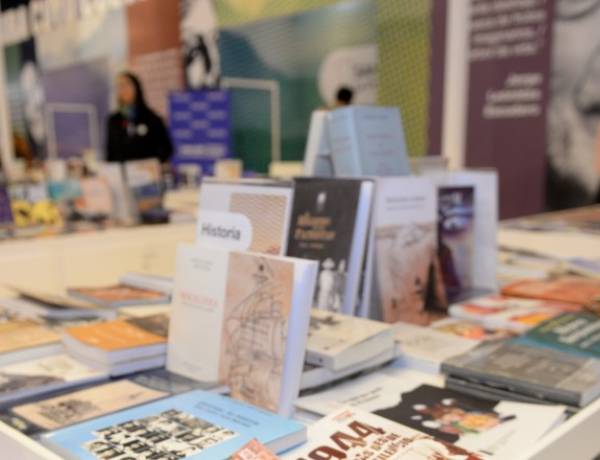 Convocatoria a escritores locales a participar en la Feria Internacional del Libro