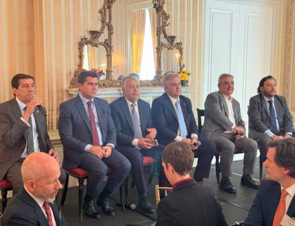 Orrego impulsa el potencial de San Juan ante inversores en Nueva York