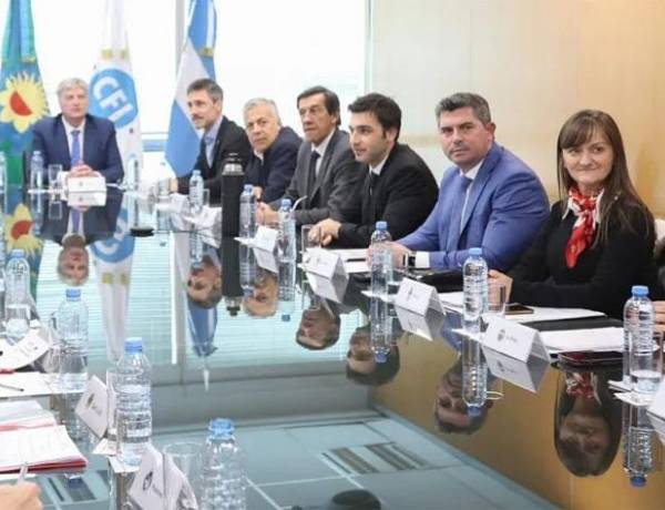 La coparticipación de fondos se desploma y tensiona las cuentas fiscales de las provincias