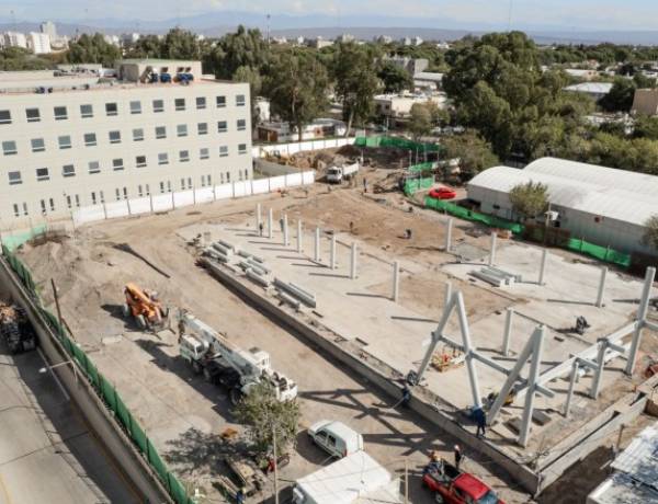 Comenzó el montaje de la estructura principal de los Consultorios Externos del Hospital Rawson