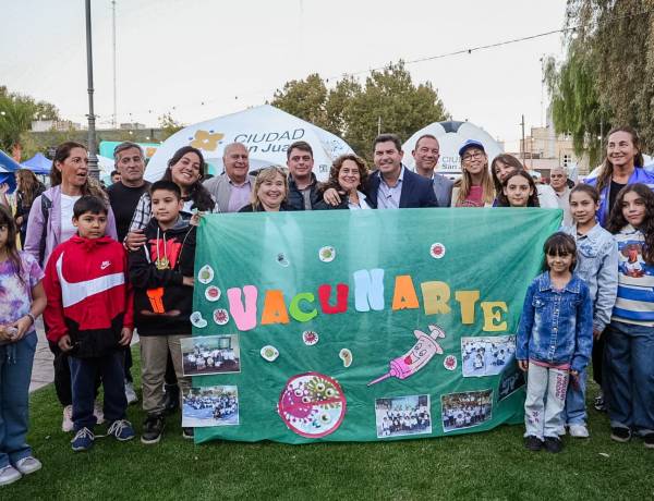 El gobernador Orrego encabezó acciones sanitarias y presentó una nueva edición de VacunArte+ en San Juan
