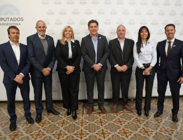 Impulsan proyecto de ley para promover uso de jugos naturales en elaboración de bebidas