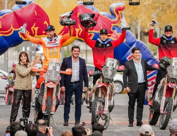 Orrego coronó a los ganadores del Desafío Ruta 40 y dio cierre al evento que puso a San Juan en la vidriera internacional del deporte