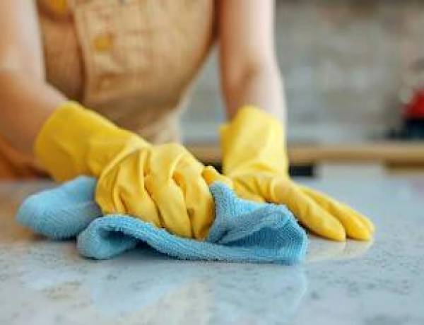 Empleadas de casas particulares: cuánto cuesta la hora de limpieza en junio de 2026