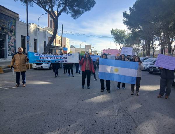 Porteros suspendieron las medidas de fuerza y serán recibidos el lunes por la Secretaría General de Gobierno: “vamos a ir contestando uno por uno los puntos solicitados, en lo económico y en lo legal.”