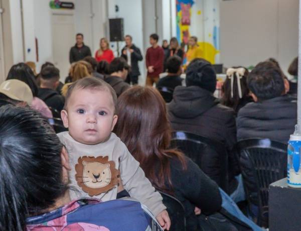 Trescientos jóvenes participaron de un Curso de Manipulación de Alimentos a medida