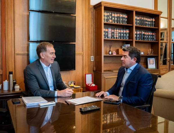 Santilli recibió al Gobernador Marcelo Orrego en Casa Rosada