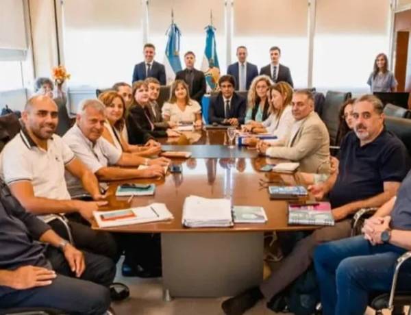 Paritaria Docente: UDAP y AMET aceptaron la oferta salarial del Gobierno y volverán a reunirse en noviembre