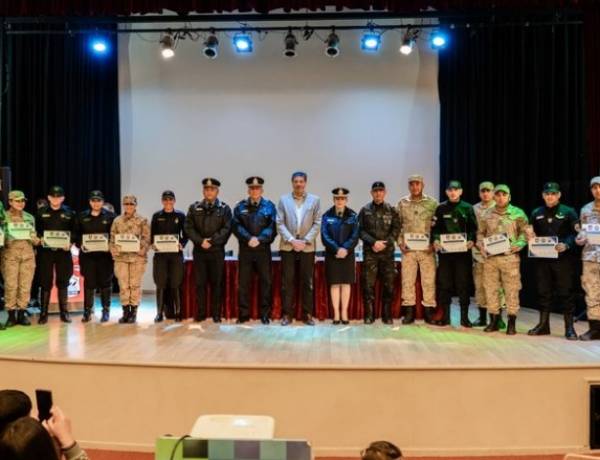 Efectivos de la Policía completaron una nueva formación en Caballería