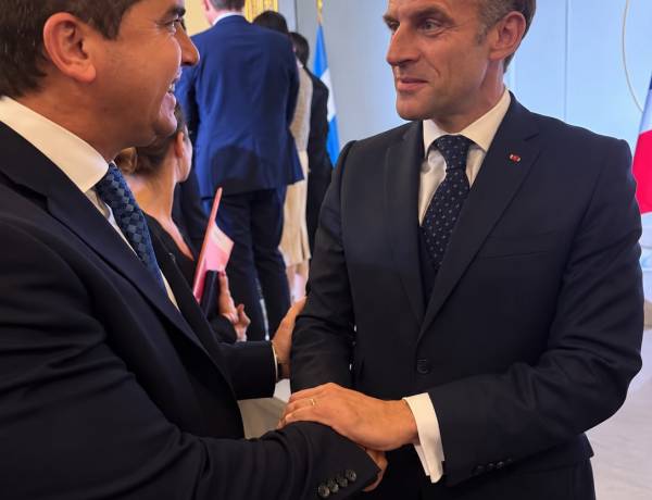 "Es una oportunidad muy importante para seguir llevando a San Juan al mundo", afirmó Orrego tras su encuentro con el presidente Macron