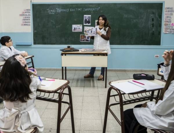 Unos 2.500 docentes podrán inscribirse para titularizar cargos y horas cátedra