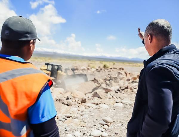 El vicegobernador Fabián Martín recorrió las obras de defensa hídrica en Barreal