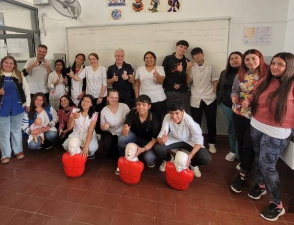 La formación en RCP llegó a escuelas de Jáchal y continúa en Calingasta