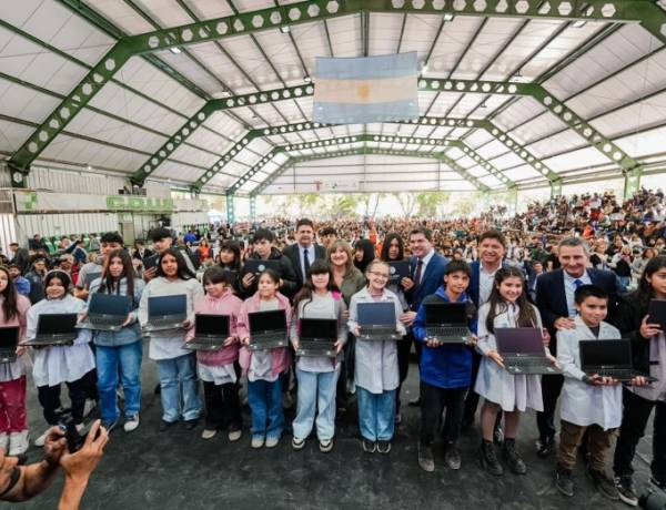 Más de 18.400 computadoras ya fueron entregadas a estudiantes en lo que va de 2026