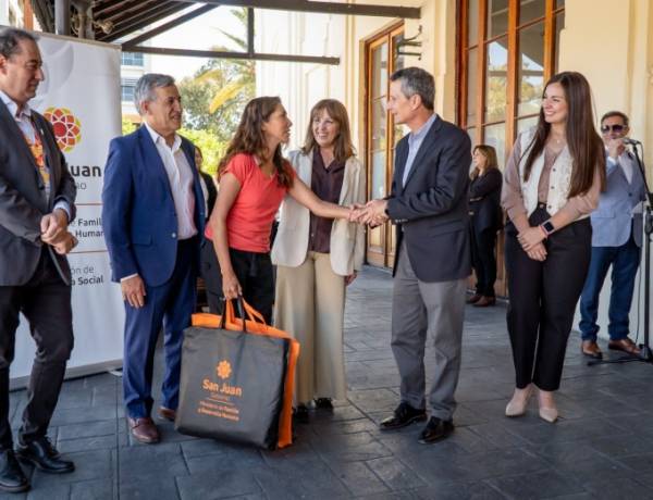 Emprendedores sociales textiles y gastronómicos se fortalecen con nuevas herramientas