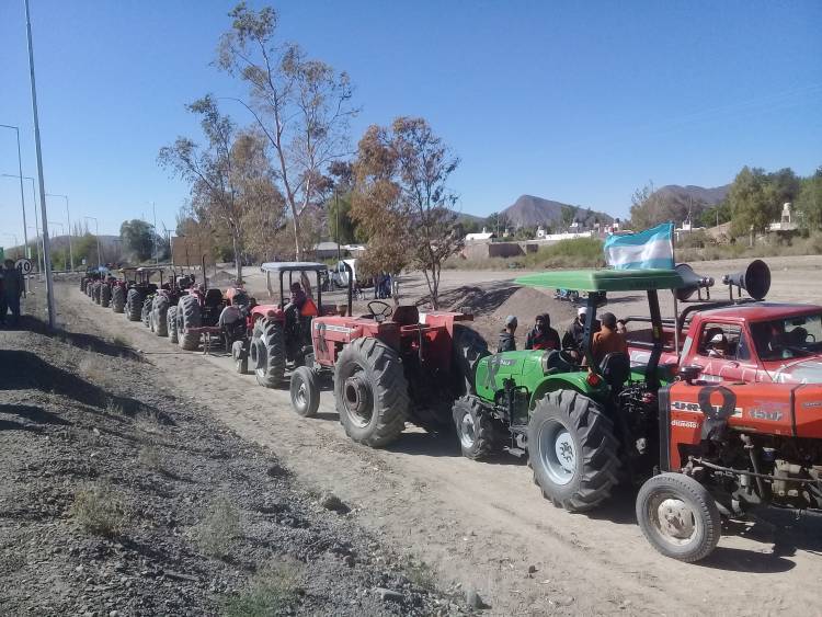Tractorazo Segunda Parte: Jáchal vuelve a mover la tierra con sus tractores el próximo lunes 8 de Noviembre. Marcha y olla popular
