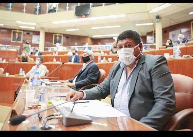 Aportes Para la Mesa del Agua: Lograr un uso racional y equilibrado del agua enfocado sobre todo en un criterio social