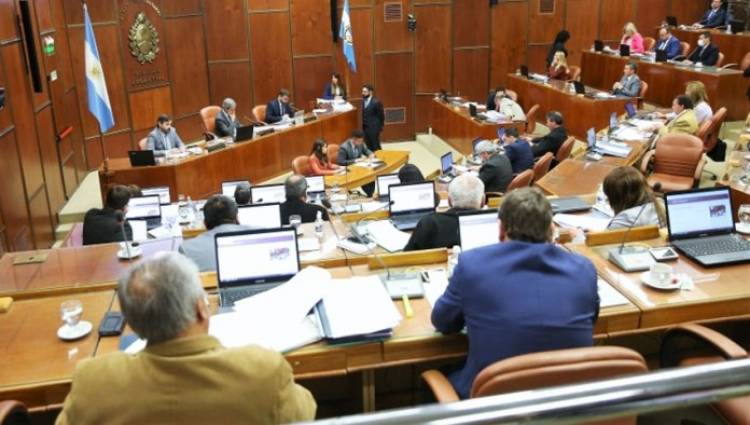 Lemas “maquillada”: Se trata en Diputados, hasta tres candidatos a intendente con una sola lista de concejales y un diputado por departamento