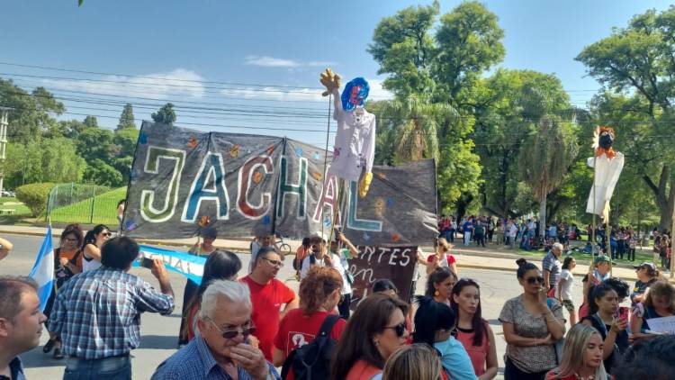 Oferta del Gobierno a Docentes. Respuesta de Autoconvocados: “No estamos de acuerdo con la propuesta”