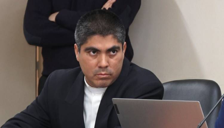 Caso del Cura Bustos: Fiscalía de CAVIG allanó la sede de la Iglesia Católica y encontró un documento de 2018 en que la víctima contaba de los ultrajes