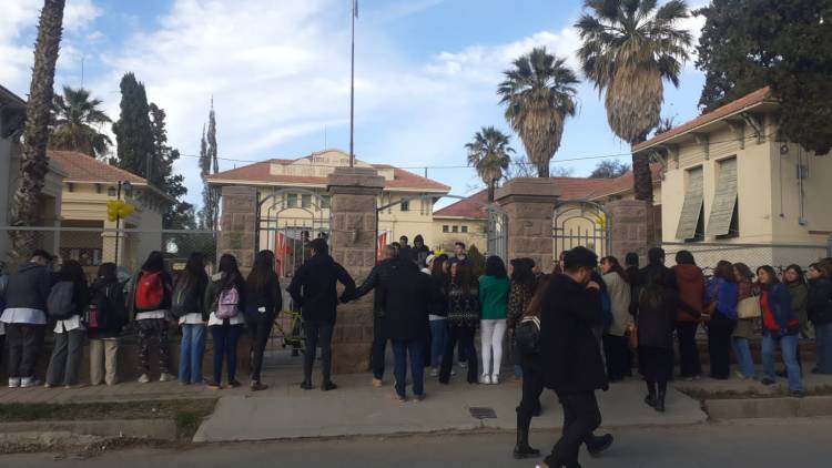 La "Legendaria" Escuela Normal de Jáchal celebró sus 106 años de vida