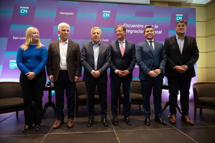 El gobernador electo, Marcelo Orrego, participó de “Encuentro Regional” en Mendoza