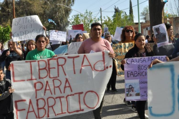 Emotiva marcha pacífica para pedir por la Libertad del Gendarme Jachallero Fabricio Cortez