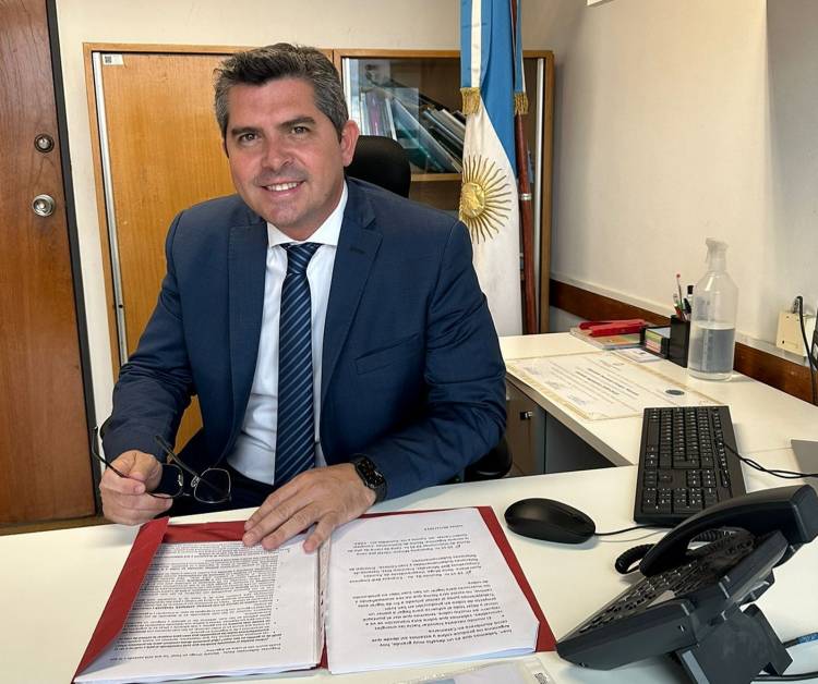 Fuera Hensel y Chanampa del IPEEM y en El Tribunal de Tasaciones serán desplazados tres funcionarios nombrados “sobre la hora”