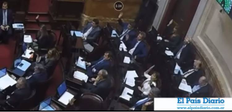 Canal nacional se burla de Uñac por su forma de votar el aumento de dietas en el Senado