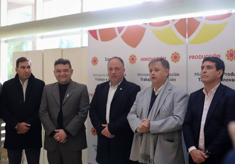 El festejo del Día Nacional de Olivicultura comenzó con exposición y degustación de productos