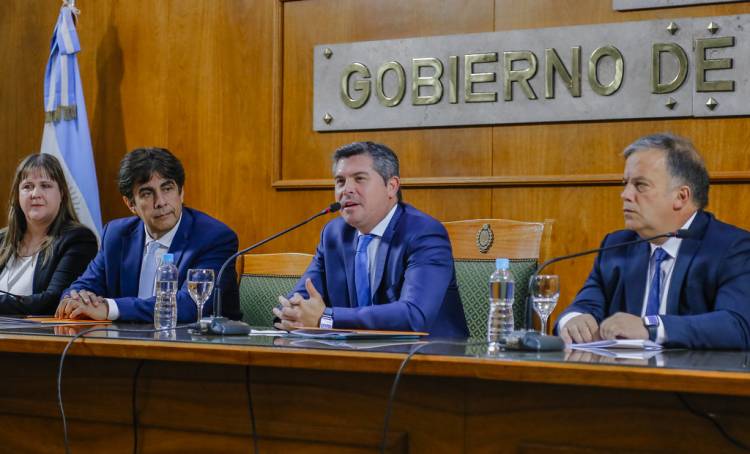 El gobernador Orrego entregó a intendentes Fondos de Desarrollo Regional por $4.798 millones