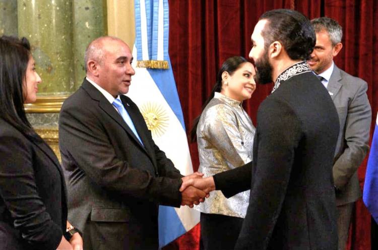 El Presidente del Salvador Nayib Bukele, en su visita a nuestro país mantuvo un encuentro con autoridades de la Cámara de Diputados de la Nación