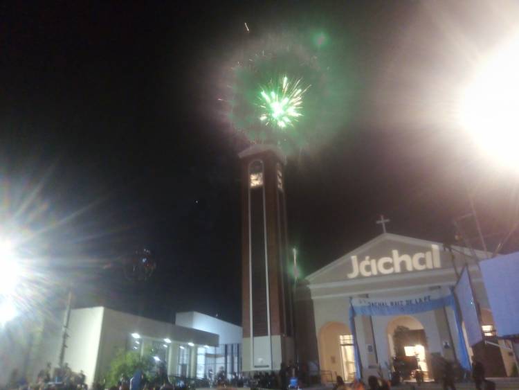 Fiesta de la Tradición  de Jáchal: La noche de apertura en plaza departamental recibió la visita del Gobernador Orrego