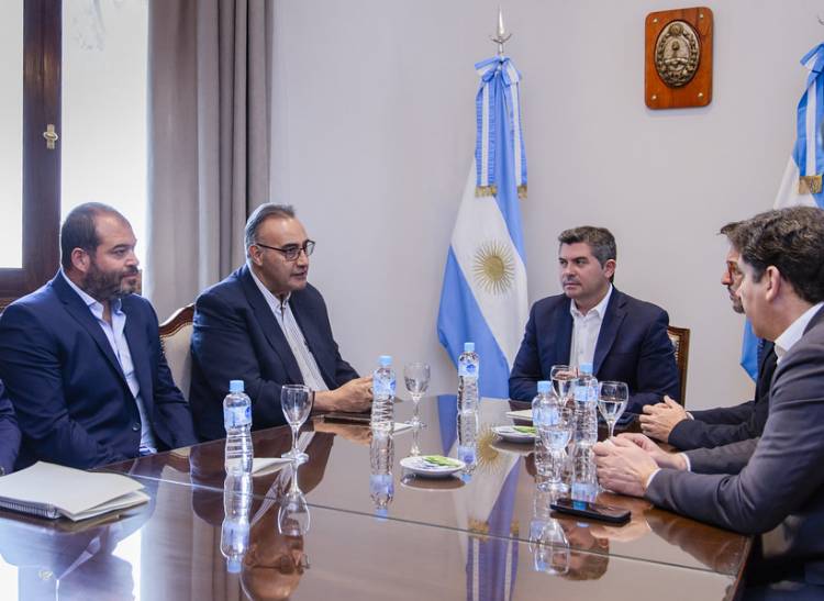 Autoridades de empresa minera presentaron al Gobernador Orrego el primer plan de inversión bajo el RIGI