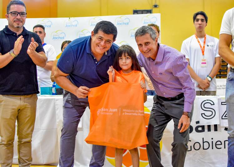 Colonias de Vacaciones en Jáchal: Entrega de Kits Escolares