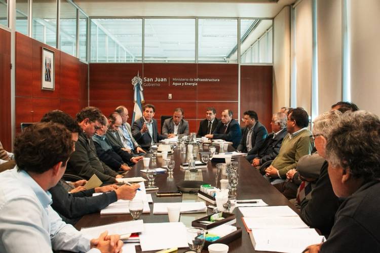 Reunión del Gobierno con los Regantes: Los pedidos y las respuestas