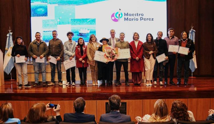La Cámara de Diputados entregó la Mención de Honor Maestro Mario Pérez 2024. Marcos Carrizo, artista Jachallero, premiado por su obra “Cazadores”