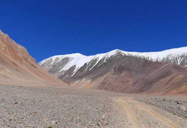 Decreto presidencial modificará la ley de Glaciares para ampliar las áreas de explotación
