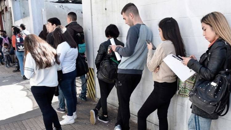 El desempleo subió al 7,9% en el primer trimestre, el nivel más alto desde que asumió Milei