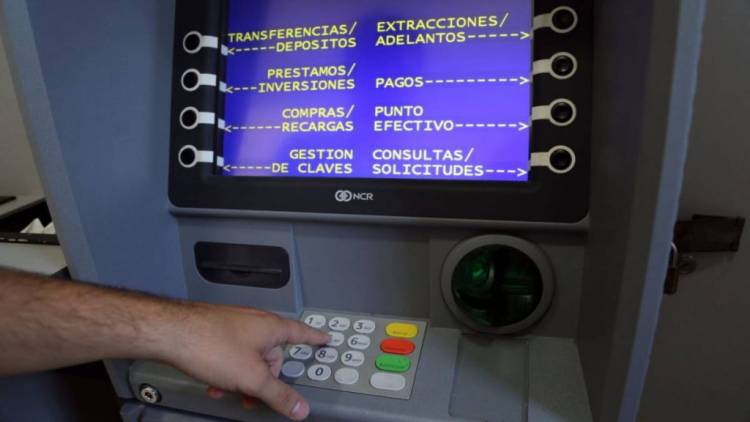 Los empleados públicos tendrán acreditados sus haberes el 31 de julio