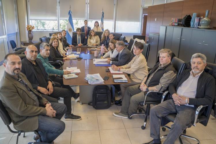 Gobierno de San Juan y gremios docentes concretaron una nueva negociación paritaria