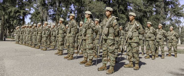 Se graduaron 68 soldados voluntarios que cumplirán funciones en el RIM 22